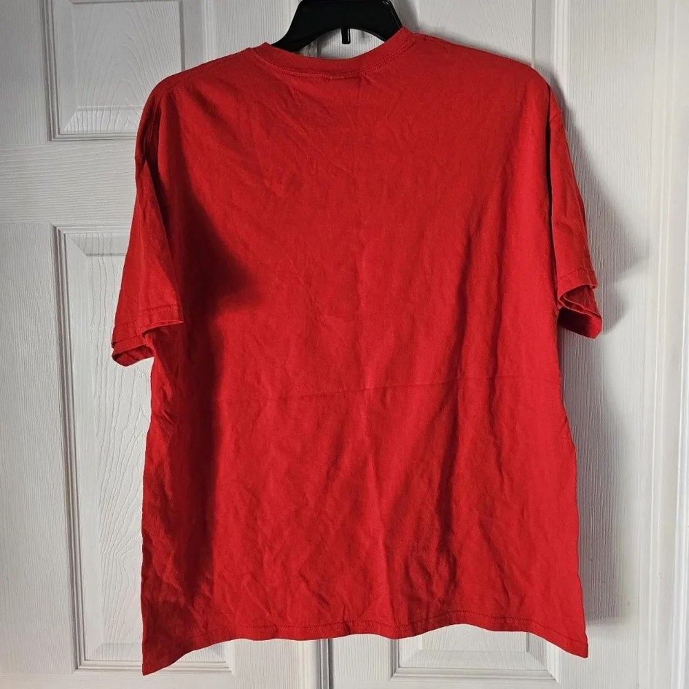 2010 red brian griffin family guy t-shirtSize xl - Picture 2 of 4